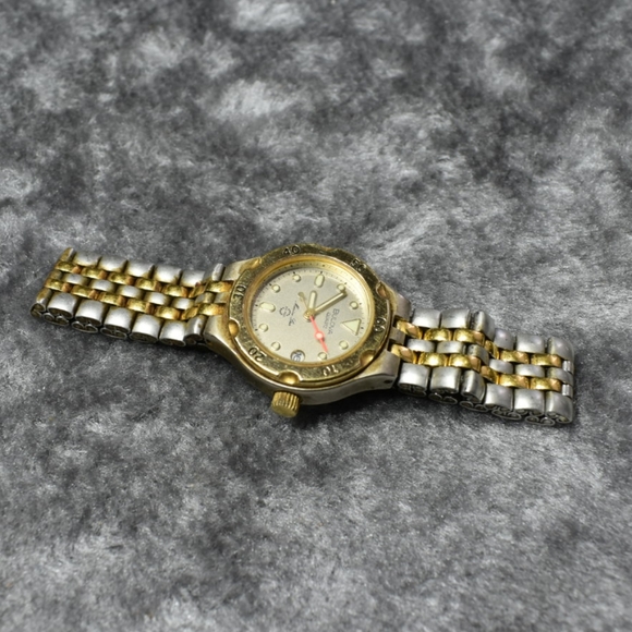 Vintage Two-Tone Bulova Marine Star Watch w/ Calendar - Picture 4 of 13